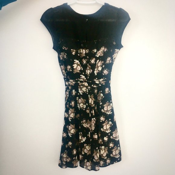Black Floral Cap Sleeve Dress - Picture 2 of 5